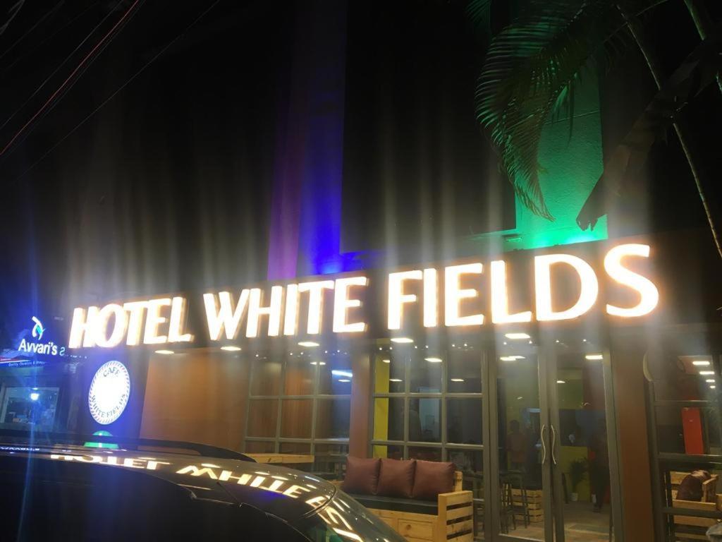 Hotel White Fields Hitec City, Хайдарабад Экстерьер фото