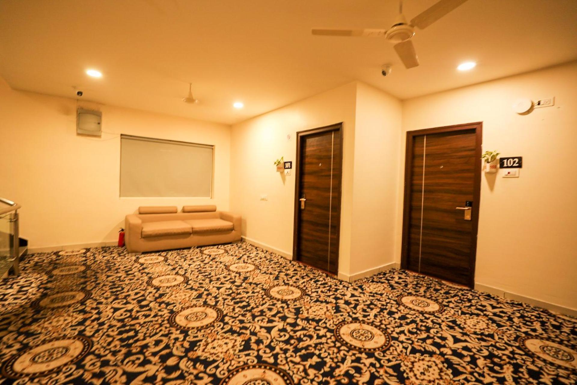 Hotel White Fields Hitec City, Хайдарабад Экстерьер фото